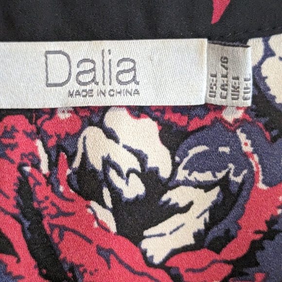 Dalia Floral Sleeveless Blouse, Size Large - Picture 3 of 4